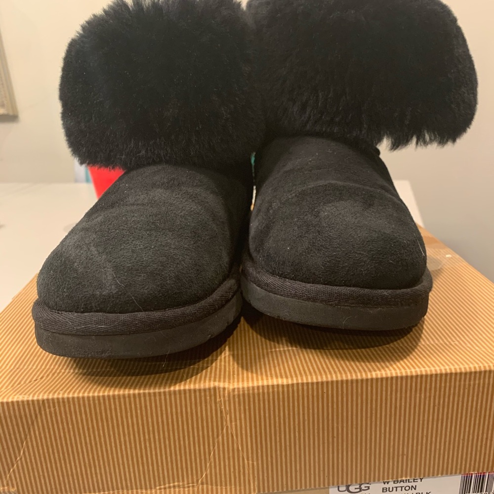 Women’s size 7 Uggs